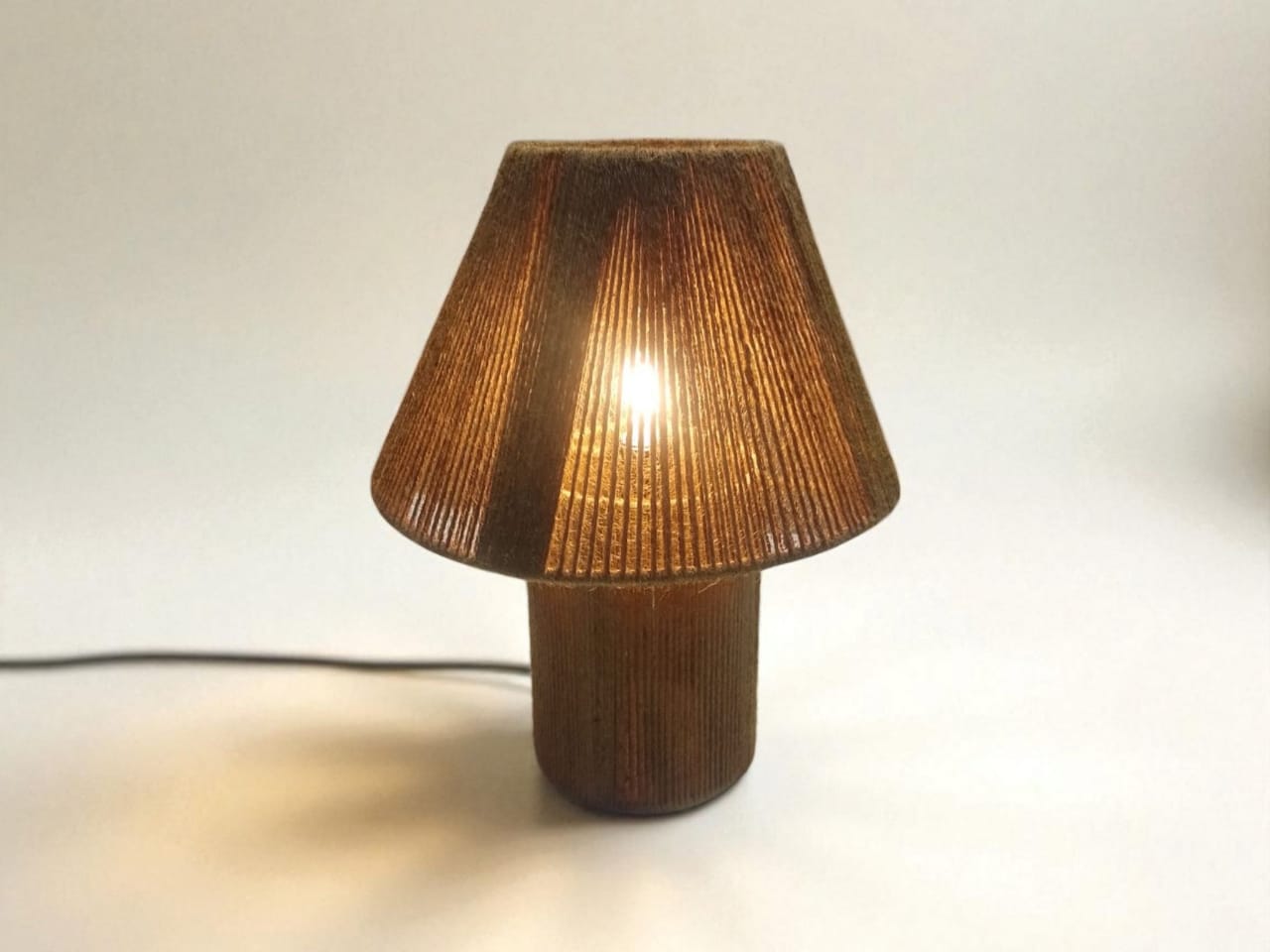 Luminária Abajur de Mesa Rústico Tipo Cúpula 40 A x 30 L